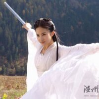 《神雕侠侣》惊现群众演员＂吃豆腐＂画面 刘亦菲被