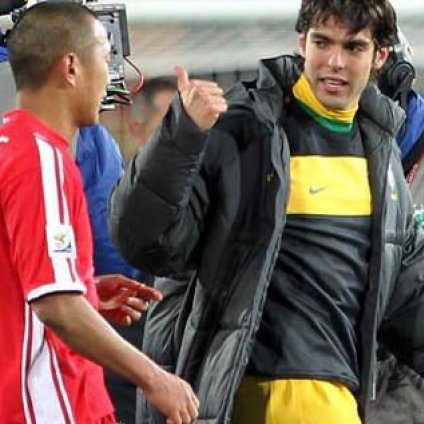 韩媒:郑大世表现不输卡卡 欲换球衣遭对方＂拒绝＂