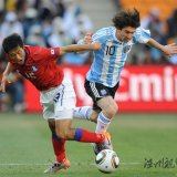 阿根廷灵魂加冕世界杯第一球星 梅西跨过鸿沟便是球