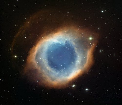 美国宇航局拍到酷似嘴唇星云图像(组图)