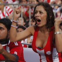 世界杯超级乳神女球迷 Larissa Riquelme曾参选世界环球