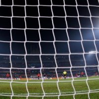 比利亚45米吊射超阿里汉 世界杯历史上距离最远的吊