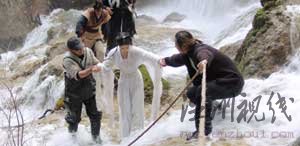 刘亦菲还原真实身份:没有叛逆期的女生(组图)