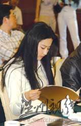 刘亦菲还原真实身份:没有叛逆期的女生(组图)