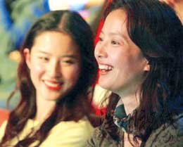 刘亦菲还原真实身份:没有叛逆期的女生(组图)