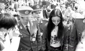 刘亦菲还原真实身份:没有叛逆期的女生(组图)