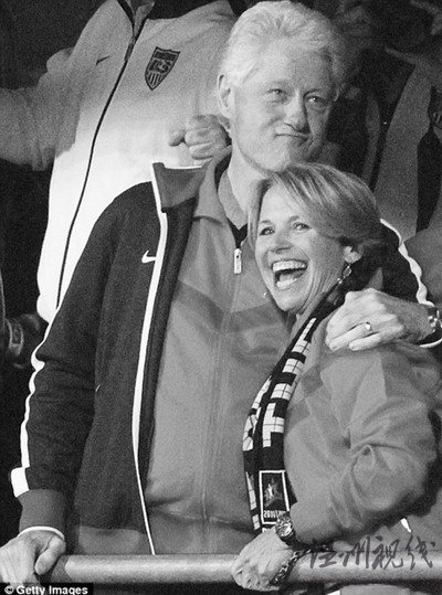 克林顿看台遭绯闻侵袭观战世界杯与女记者暧昧?(图)