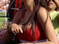 拉里萨-里克尔梅 全世界都在期待着乳神裸奔上演