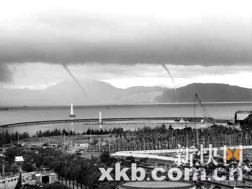 深圳湾现三道水龙卷奇观 持续17分钟