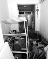 厨房地陷现1米深大坑 温州黄龙一住宅区地下无填充