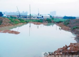 2名小学生疑工地水坑溺亡 周围无警示标志(图)