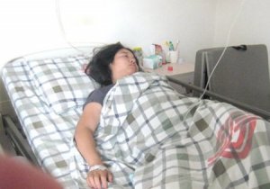 镇政府强拆房屋 女主人因受惊吓精神失常(组图)