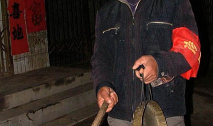 山村为实现天下无贼 村民轮流值更(组图)