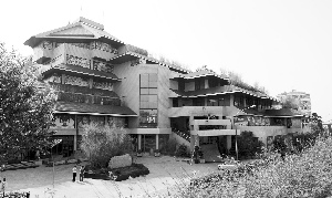 南京最大夜总会停业 公安机关否认被查处