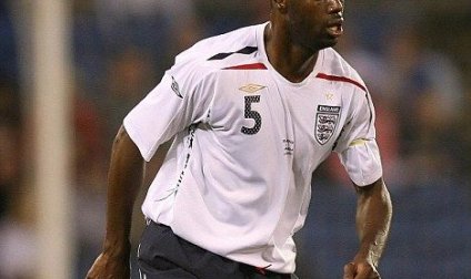 玻璃人或成英后防主力 自信能健康打完世界杯