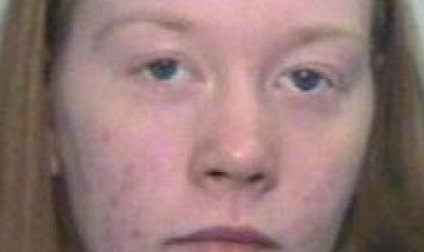 英国18岁少女喜欢血腥场面设计杀害男友