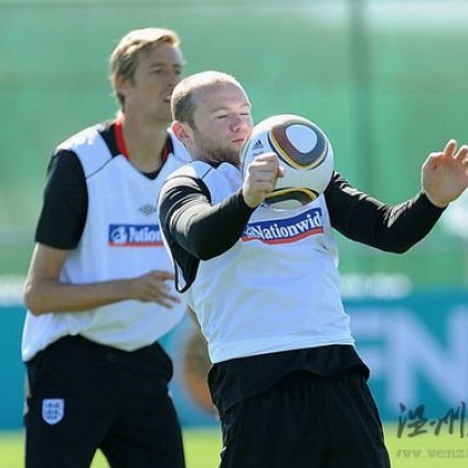 克劳奇力挺鲁尼爆发 先夺世界杯再当世界最佳