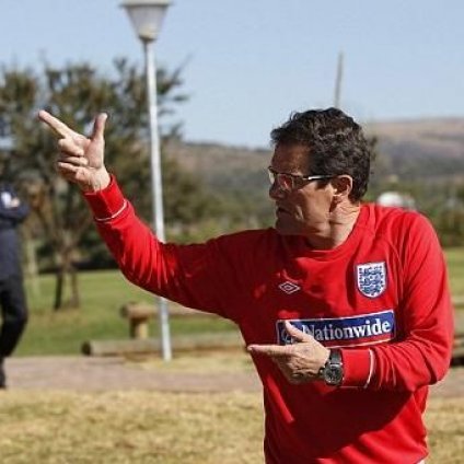 卡佩罗热身赛后再发飙 称记者没素质不应拍照