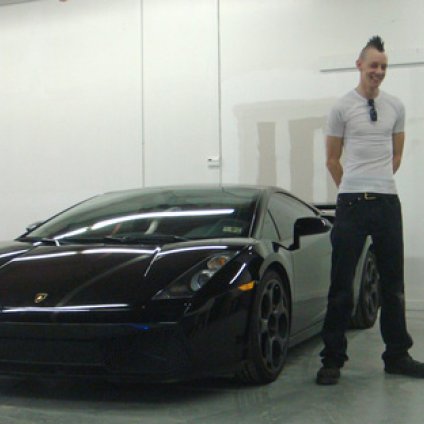 美国男子倾其所有买跑车为失恋疗伤(图)