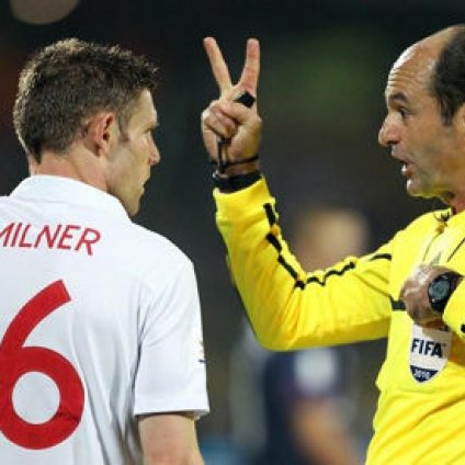 卡佩罗罕有半小时换人自打嘴巴 奇兵首发成软肋