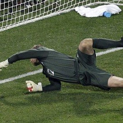 欧文称格林不该遭到谴责 皮球太差导致意外失球