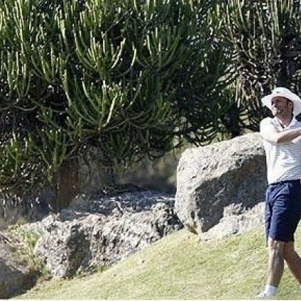 卡佩罗给英格兰队放假一天 格林打高尔夫球减压