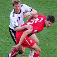 德国第一中卫被巨人完爆 零成功抢断如场上梦游