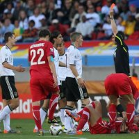 西班牙金哨9黄1红成主角 德国输球他引最大公愤