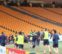 直击西班牙赛前训练：托雷斯与佩德罗互不理睬