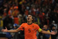 害怕再错过庆祝 荷兰队长拒绝决赛后接受尿检