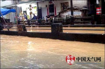 台风海贝思影响福建 台风登陆广东以后福建南部遇暴