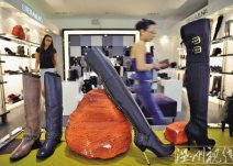 温州今年秋冬女靴和买笔记本电脑一个价了