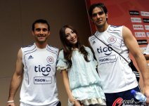 南京长腿性感美女张墨丰顶成中巴战形象大使