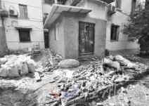 温州一些老旧社区乱搭建 绿地破坏严重