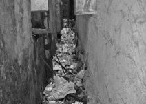 温州鹿城工业区发现被一男婴被扔在垃圾堆里