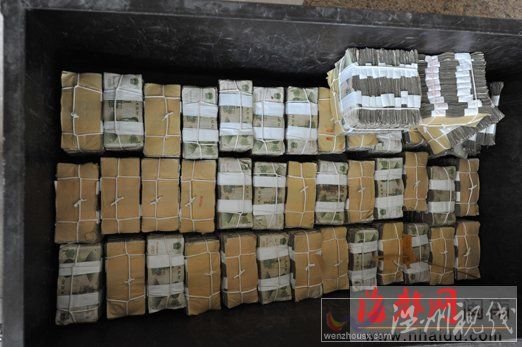 这么多零钞,银行工作人员点钞点到手软