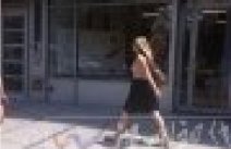 纽约女子赤裸上身逛街遭罚款 法律规定纽约女子赤裸