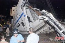 d301动车潘一恒牺牲了 紧急时刻d301动车车长潘一恒选