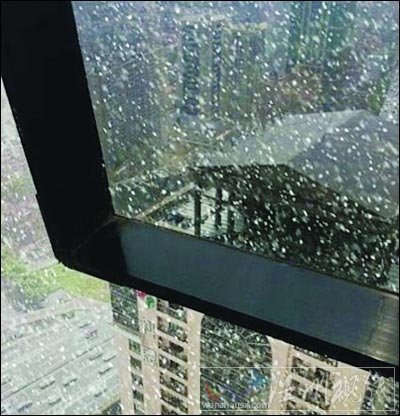 全国多地昨日降冰雹 上海局称七月下雪不可能