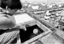 杭州陆家河头小区居民喝两年的脏水
