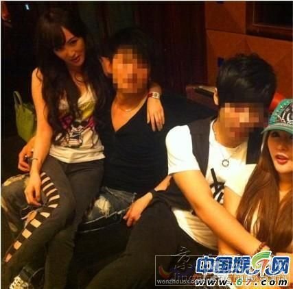 2323130_500x500_0.jpg 杨棋涵被爆同李美熙逛鸭店