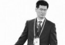 谁陪李霄鹏睡觉 李霄鹏和谁睡觉都没有证据陪睡只是