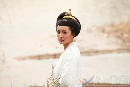 杨幂《美人天下》中全裸洗澡:很刺激也很过瘾