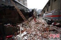 武汉油罐爆炸因操作不当引起 汽车空油箱都会爆炸何