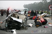 福建泉州南惠高速惠安车祸 2月5日福建泉州高速发生