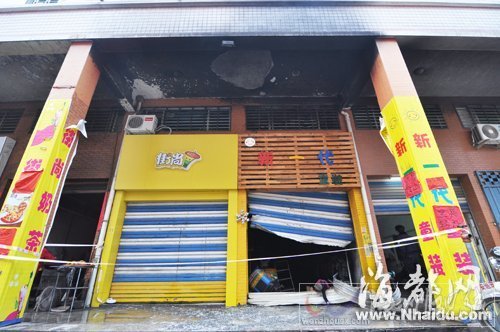 火灾发生地点是店铺的阁楼,这样火灾隐患很大的阁楼,整条街都是 洪濑火灾