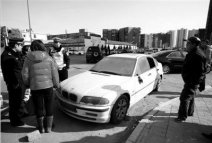 北京无牌宝马停放一年停放两年多无人管的很多呀