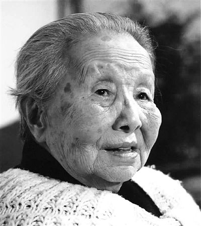 冰心前儿媳谈捉奸经历:裸女藏凉台 小前夫40岁