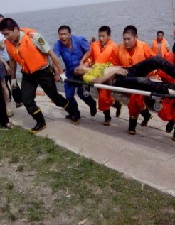 哈尔滨一中学女生溺水 5名同学拉手营救4人遇难