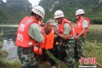 广西内涝新闻 持续降雨致广西村屯严重内涝两民房下